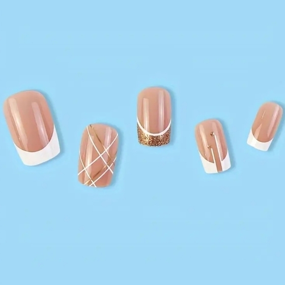 24 Pieces Fake Press On Nails - Picture 2 of 8